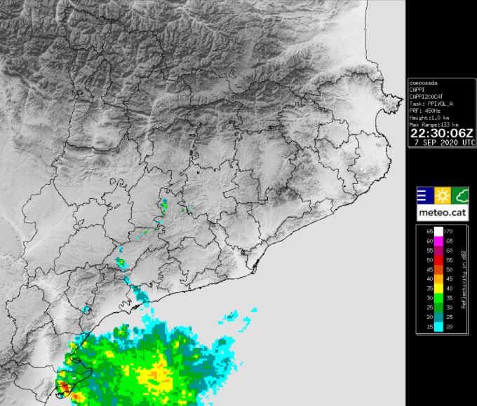 La precipitació s'ha desplaçat cap a la zona del Delta de l'Ebre, on encara és localment intensa.
En aproximadament 1 hora ja haurà marxat.