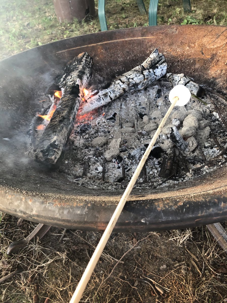 MrsPlachy's tweet photo. Enjoying some time outside before a busy work week #favoriteactivity #bepatientwhencooking #stuffedwithchocolatemarshmallows #soyummy https://t.co/L5immFiopl