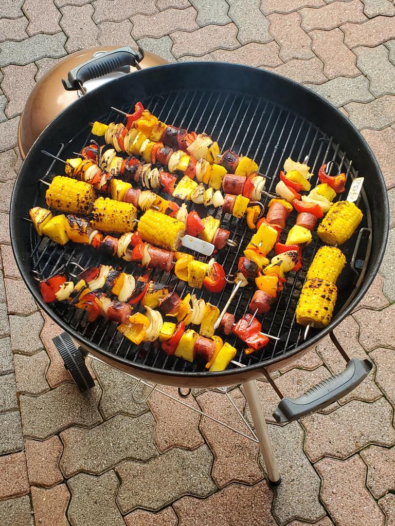 jefftownes's tweet photo. Summer grillin' with my @WeberGrills kettle! Dinner is served! https://t.co/Tixz6cXodJ