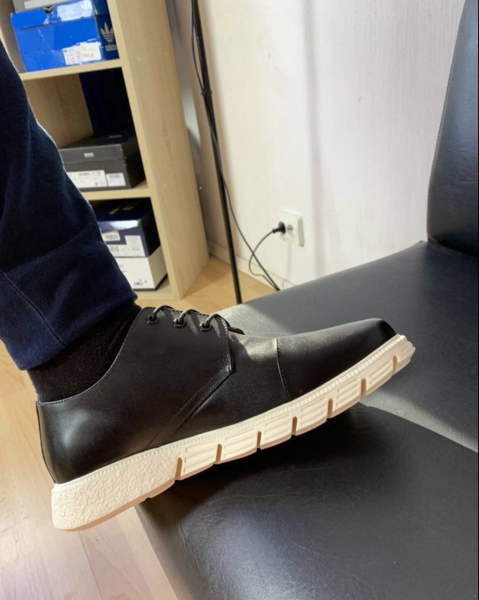 _Goodlookstore_'s tweet photo. Супер модные ботинки “Bolongaro Trevor”.

Новые. Легкие. Модные. Кожаные (Материал: натуральная кожа. Причём отделаюка внутри - тоже вся из кожи). Подойдут под все. Под любую одежду (И в офис и на вечеринку). 

https://t.co/Rd7IMuQgkS https://t.co/uCQeIji28g