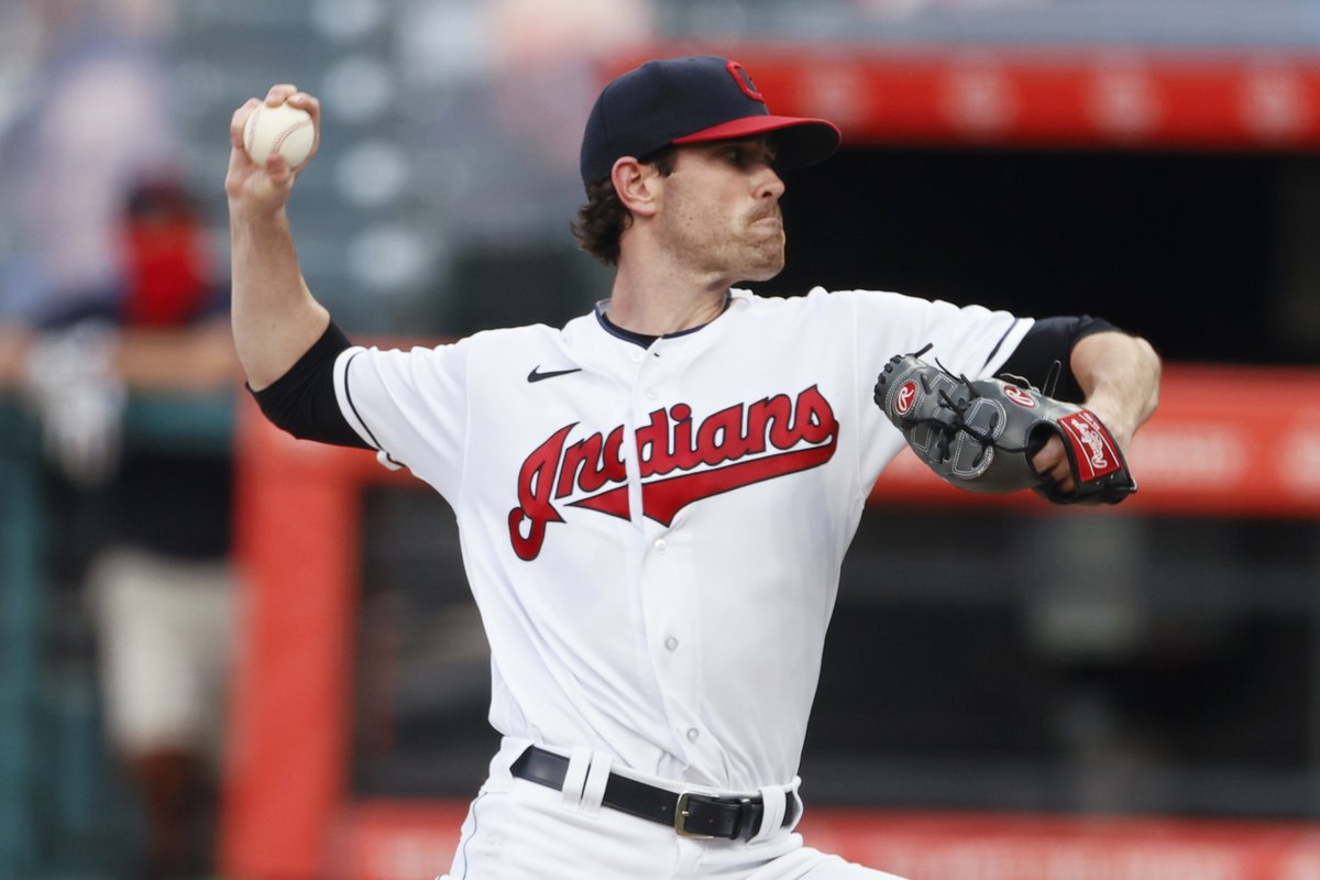 CBSSportsHQ's tweet photo. Is there any debate about Shane Bieber being the best pitcher in baseball right now?
Bieber 2020 Stats (MLB Rank)*
1.25 ERA (1st)
94 K (1st)
14.7 K/9 (1st)
0.85 WHIP (2nd)
.172 Opp BA (4th)
*(Min. 40 IP) https://t.co/OcnXFISQe2