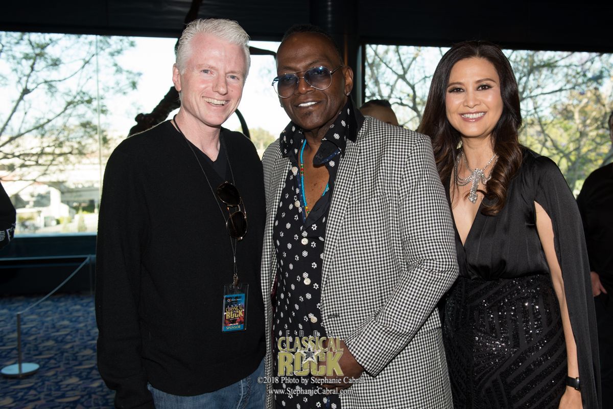 classicaltorock's tweet image. Co-founders #StanSharp and #YutongSharp along with @yorandyjackson, #FromClassicalToRock 2018. 📸 by @stephaniecabral 
#ocmusicdance #IrvineBarclayTheater #musicians #charity #concert #benefit #nonprofit #giveback #forthekids #thinkbig #dreambig #futuregenaration #musiceducation