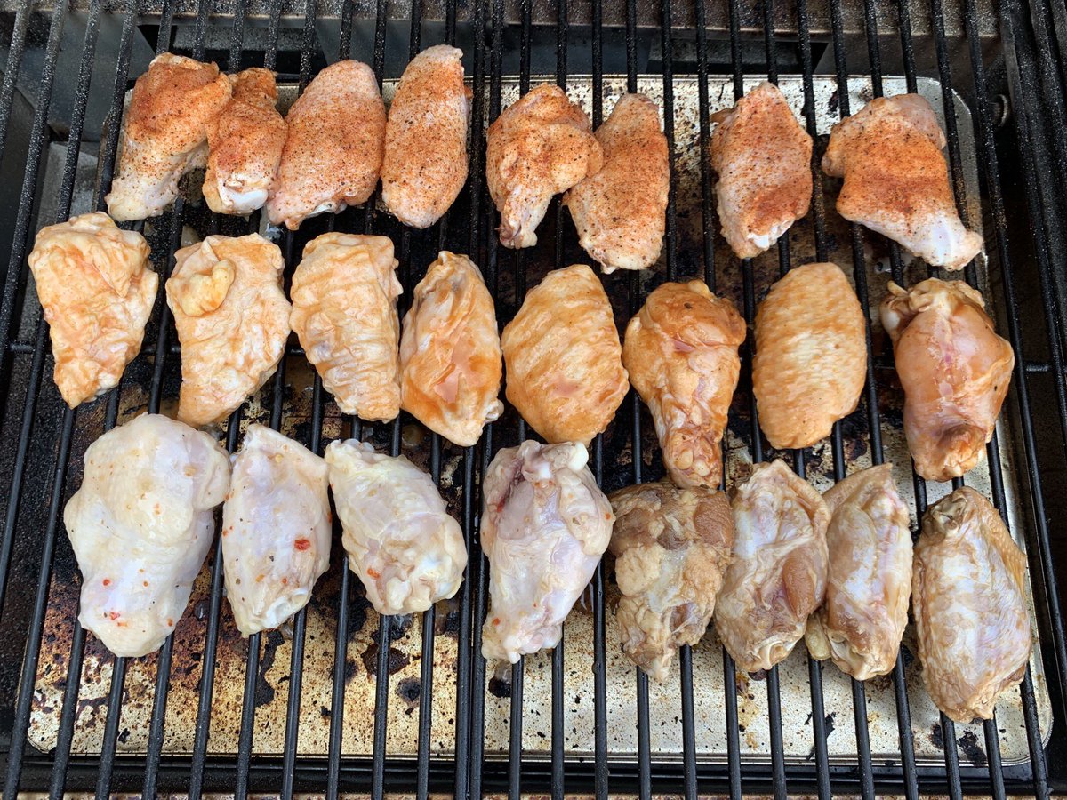 jmace22's tweet photo. @rakoto10 Turkey breast (#underratedthings) and wings https://t.co/mDEyBEOCz7