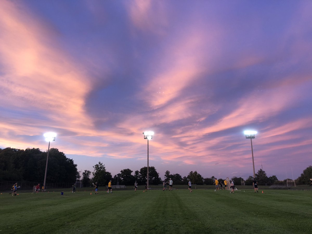 emilysradio's tweet image. The sky at our @HLAlacrosse RTA session last week was insane!! #lacrosse #returntoaction #hamont
