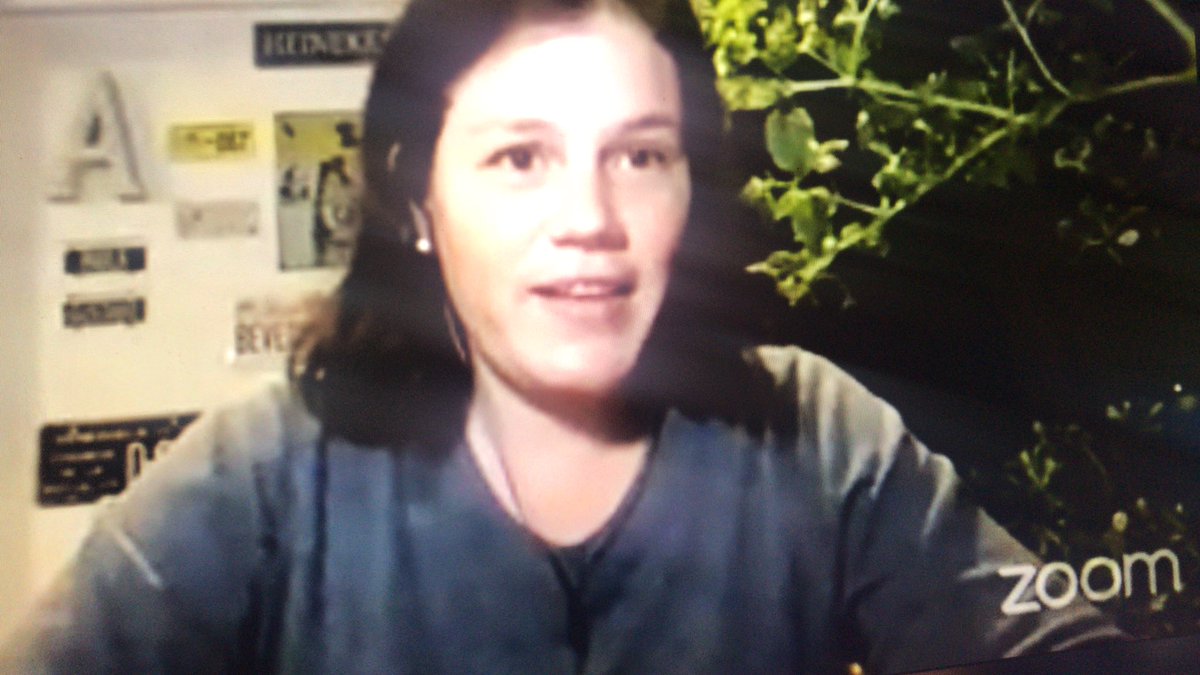 red_forma's tweet photo. Los invitamos a escuchar a @paoladealeman conversando con @LuzMelyReyes en #ConLaLuz por @EfectoCocuyo. Profundiza sobre Autocracias del siglo XXI: caso Venezuela. #AUTOCRACIASXXI #PeriscopeLive https://t.co/jYXtUEeDZa