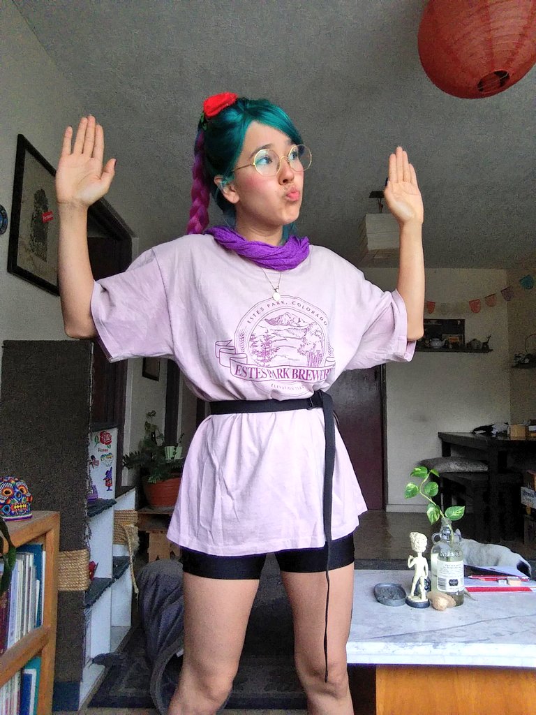 mujerdiminuta's tweet photo. Cuando me preguntan de qué color me pinté el cabello y sólo pienso en esto. La vida adulta es la cosa más extraña. Adiós. https://t.co/vpKnCw0VCG