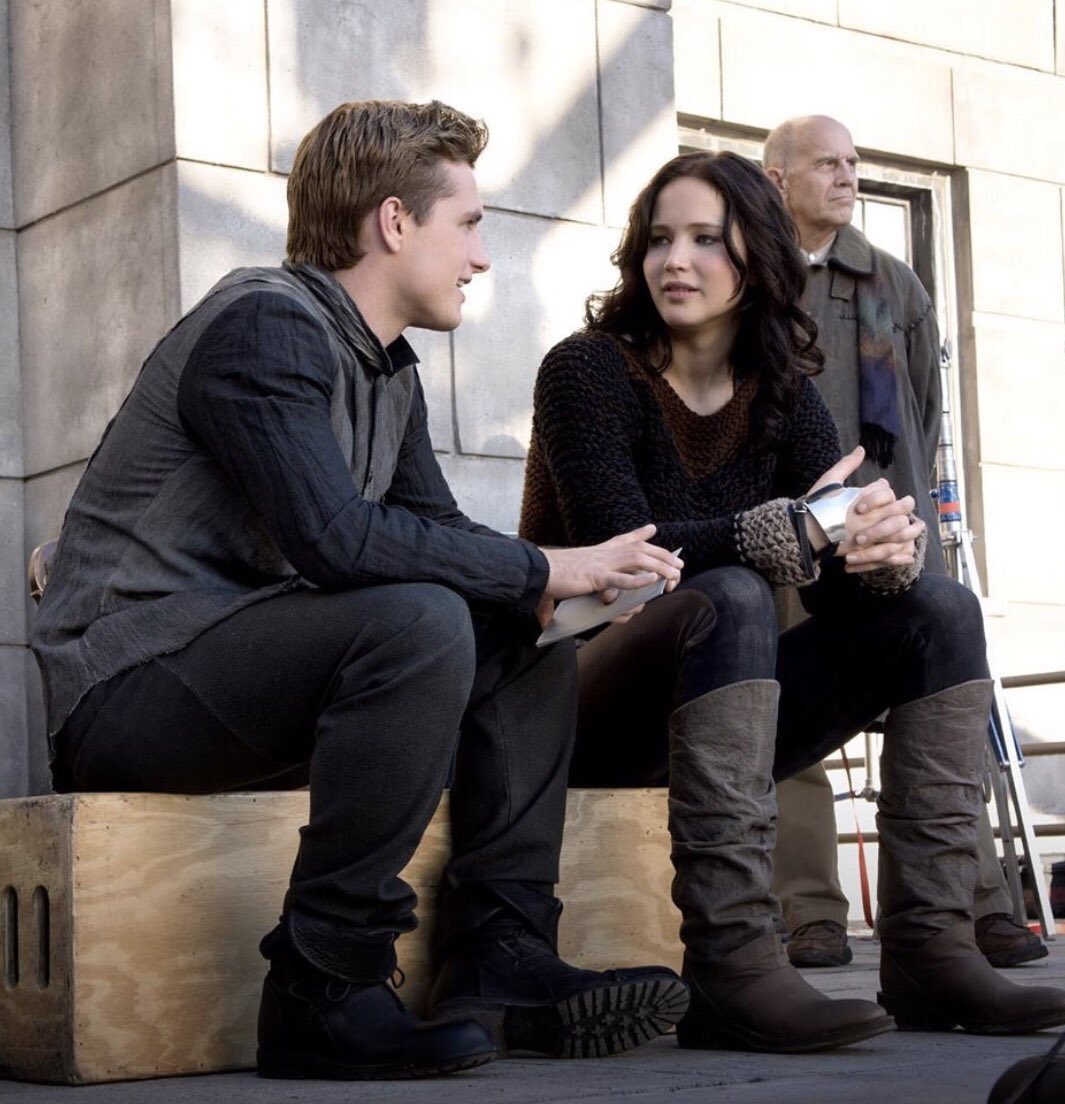 iemcarstairs's tweet photo. i miss this cast more than anything in the world </3 https://t.co/9x0gVVfLUr
