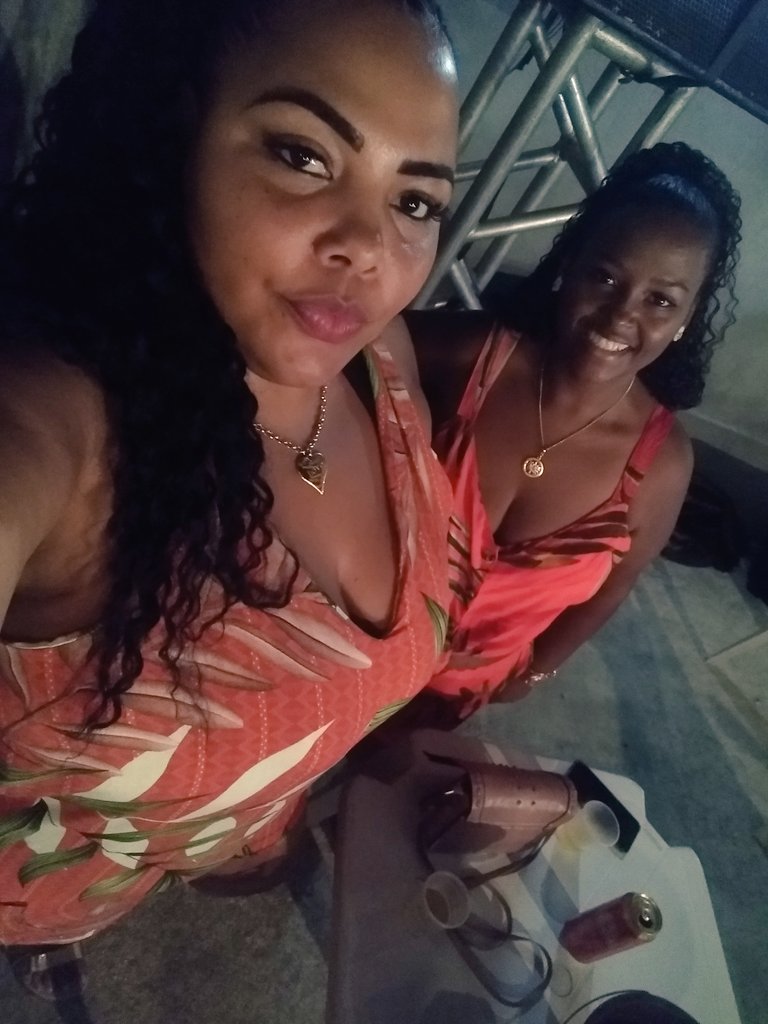 ThayDeboxadah's tweet photo. A Vida Ta Gostosa Meu Amor ππΆ
@fernandaa__22
#Pagodiando
#FeriadinhO https://t.co/R81i1OLeqw