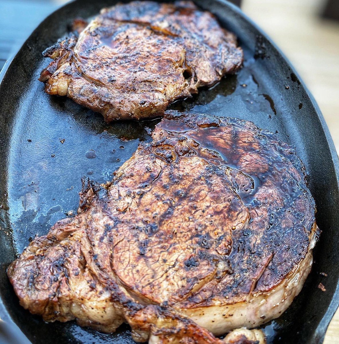 GrillDaddyJG's tweet photo. Grilled Ribeye on my @biggreenegg and smothered in a Creamy Garlic Shrimp Sauce!  This is a must have ASAP!
#bgenation #biggreenegg #bgeteamgreen #bbqlife #bbq #bbqporn #grilling #food #foodie #foodporn #foodgasm #bbqporn #bbqgasm #eeeeeats #wannabechef #ribeye #beef #cheflife https://t.co/MhoaetzIC3