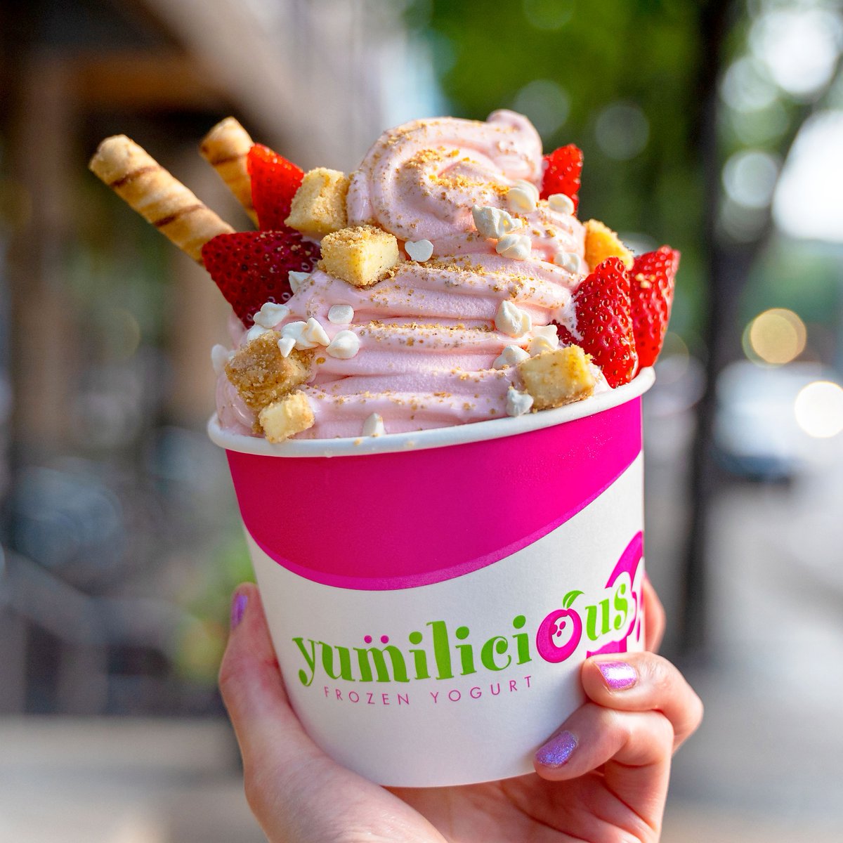 Happy Labor Day, y'all! ⁣⁣🤗🍓 Chill with us.  Most our lounges are open today! Here's Strawberry Shortcake froyo with soft cheesecake bites &amp; juicy strawberries