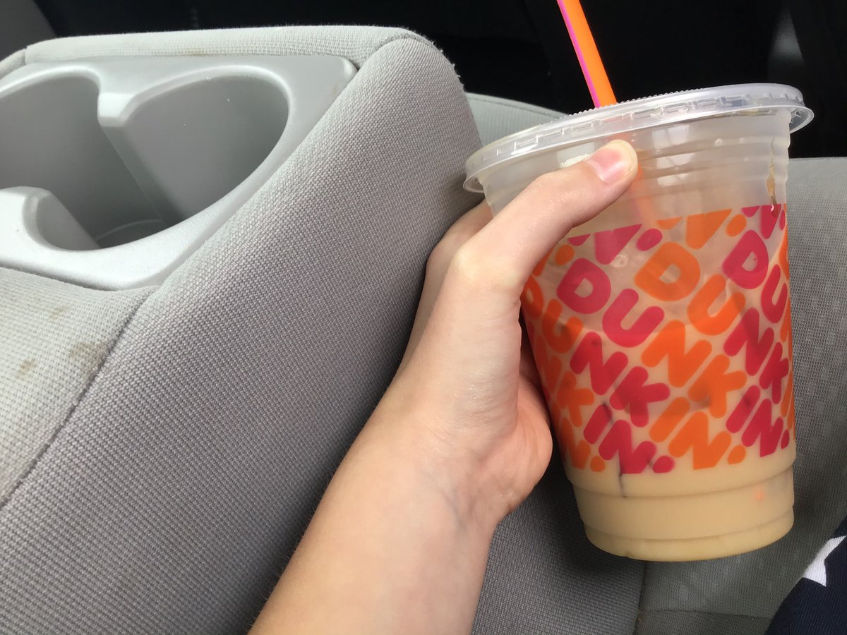 Emma65644707's tweet photo. i tried the Charlie Drink ! It’s so Good ! https://t.co/vTnjXLEby1