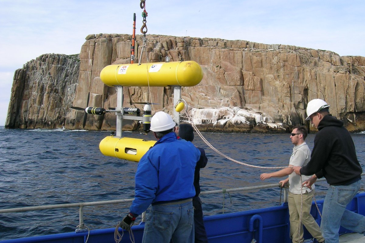 IMASUTAS's tweet photo. Advances in marine technology are giving scientists a deeper picture of the impact of invasive urchins on Tasmanian reefs. A new IMAS @UTAS_ @NESPmarinehub study used an AUV to monitor urchin barrens off Tassie's East Coast https://t.co/2m7C9bIGZL 
https://t.co/GVdyjSHolx https://t.co/QWMdmL6vCv