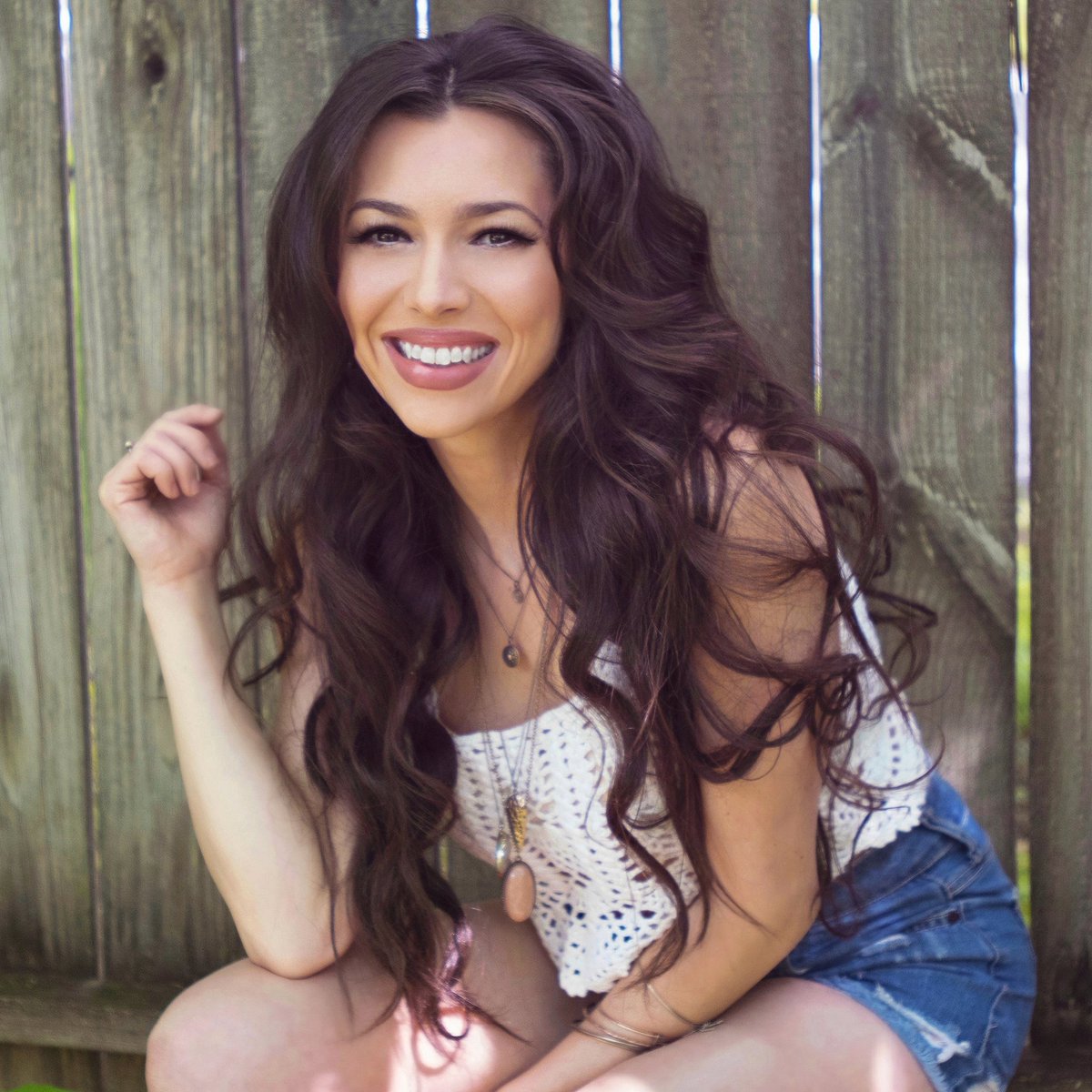 We hit 50k streams on Now or Never!!!! Omg !!! Thank you SO MUCH!!!  Celebrate with me by grabbing your tickets for my next piano livestream on Wednesday at JessicaLynnMusic.org/shows . XO ❤

#music #musician #livestream #spotify