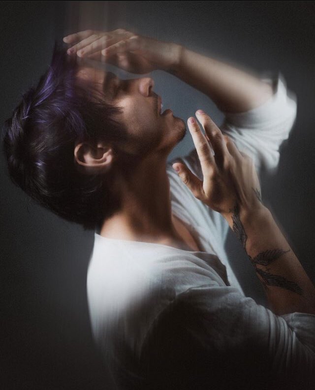 brocksbutterfly's tweet photo. this is literally a PAINTING like he’s living ART https://t.co/vWbvAicBCR