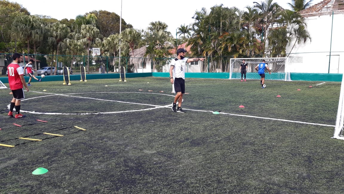 edepfutbol's tweet photo. 🗞 Exitosamente y bajo nuevos estándares hemos dado apertura a nuestras actividades en la nueva sede @BlueJackTar  en Playa Dorada. 
Con estricto cuidado y cumpliendo distanciamiento físico los jugadores han realizado circuitos individuales. https://t.co/T78m4id9jv