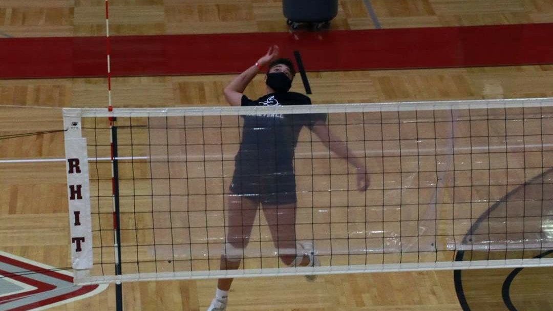 RHITvolleyball's tweet photo. It feels SO good to be back!! #RHITVB #GoRose #RoseReady https://t.co/93CWUhxuIi