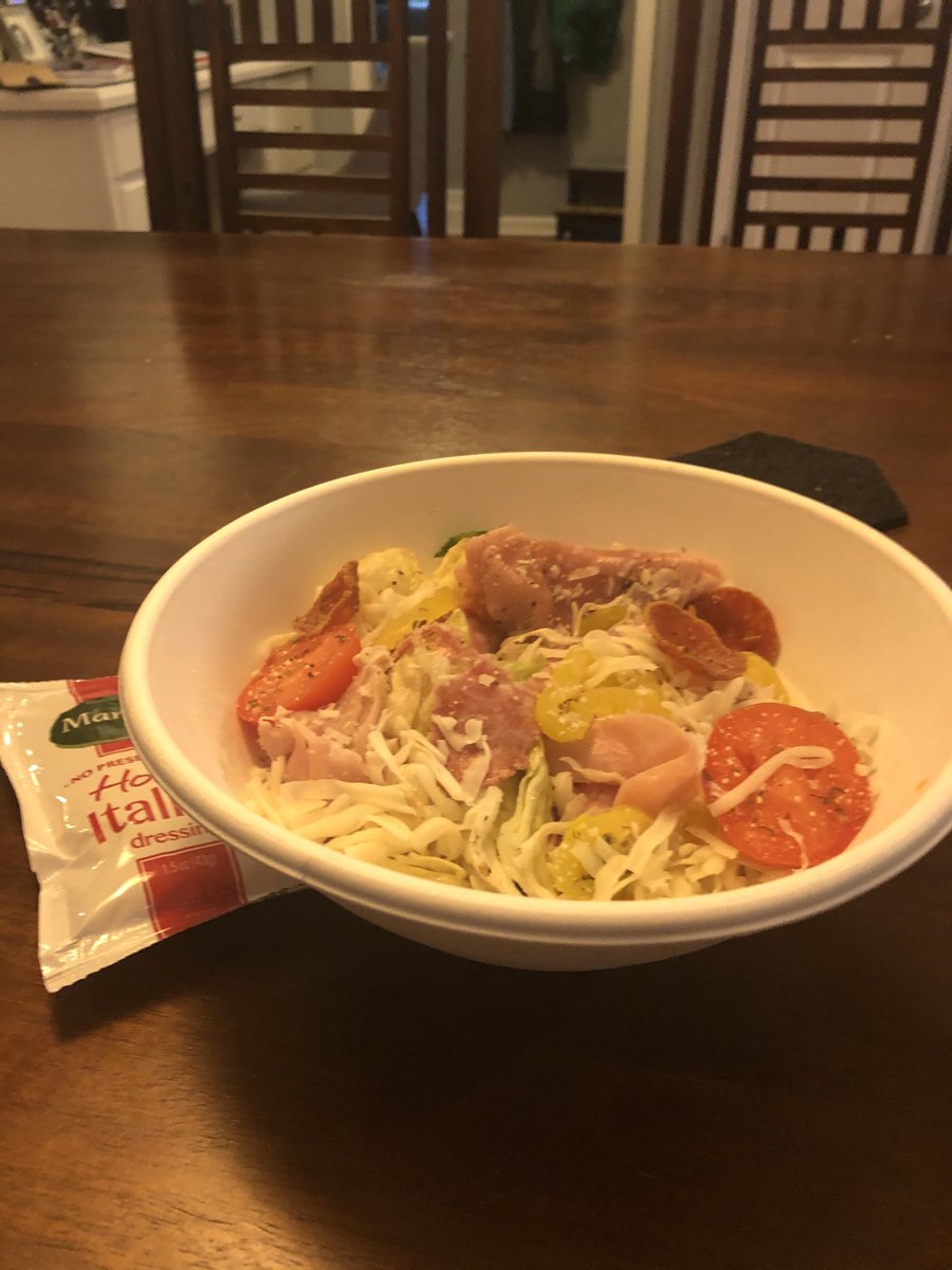 NateKlinck's tweet photo. “Dinner Salad” size from ⁦@Donatos⁩. Come on. https://t.co/WIlNTqakl1