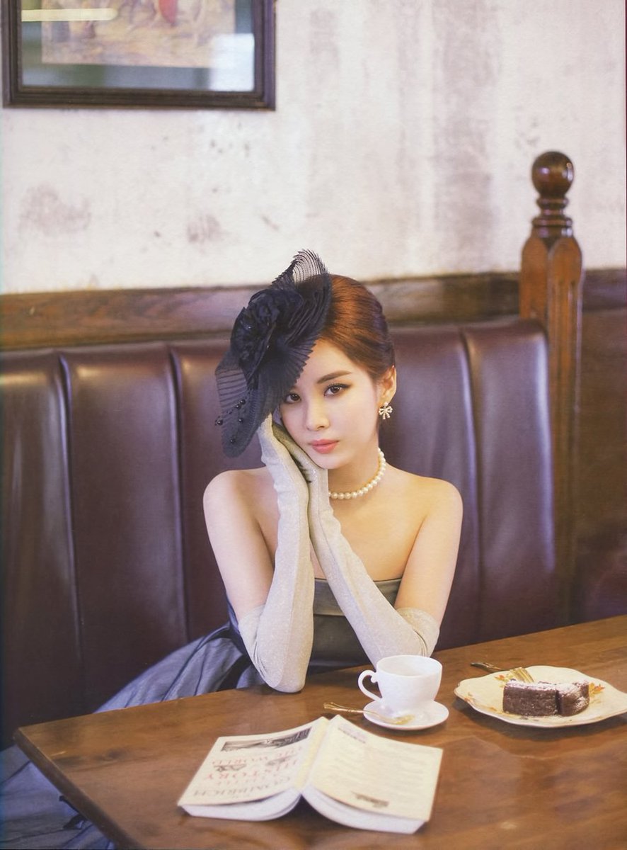 sjhkkp20's tweet photo. Can we get #ChaJooEun dressed as #audreyhepburn like this #seohyun too ?? 😭💗

she's so effortlessly- elegantly pretty as always and these pics are only for her #LoveStill encore concert photobook

Really looking forward to her outfits on #PrivateLives #사생활 #서현 #판교부부 https://t.co/vVetBHvxvC