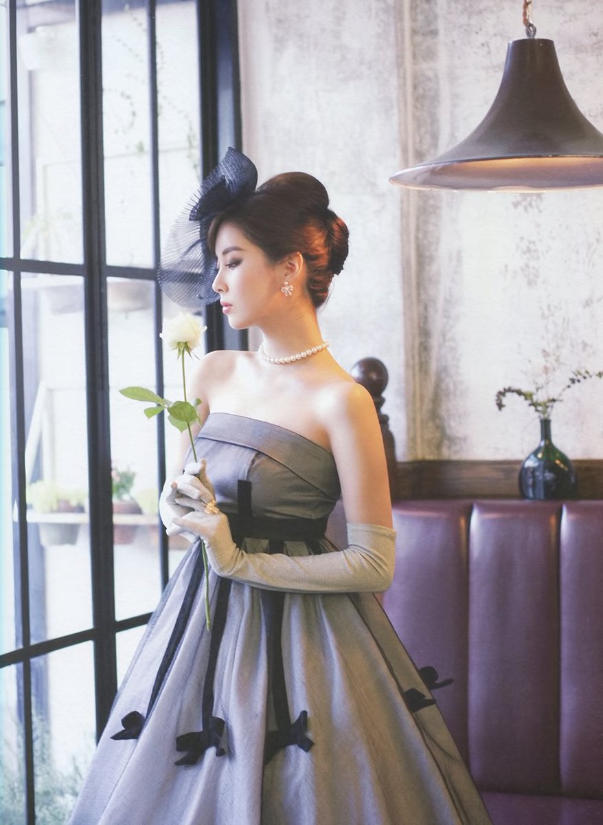 sjhkkp20's tweet photo. Can we get #ChaJooEun dressed as #audreyhepburn like this #seohyun too ?? 😭💗

she's so effortlessly- elegantly pretty as always and these pics are only for her #LoveStill encore concert photobook

Really looking forward to her outfits on #PrivateLives #사생활 #서현 #판교부부 https://t.co/vVetBHvxvC