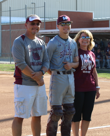 wheatonbulldogs's tweet photo. WHS Senior Baseball Players have been recognized for the Fall 2020 Season! A special thank you to the parents and community for supporting our players through all of the practices and games in good weather and bad. Pictured are: Brody, Jack, Ty & Brandon #WHSDogs https://t.co/eQgODZA8QX