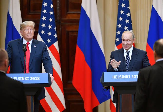 madameshawshank's tweet photo. @Cordeliane @CBSNews @jeffmason1 #JeffMason :President Putin, did you want President #Trump to win the election and did you direct any of your officials to help him do that?
#Putin :Yes, I did. Yes, I did. Because he talked about bringing the US/Russia relationship back to normal.
#TraitorTrump
#GOPTraitors https://t.co/jnopzG5eNT
