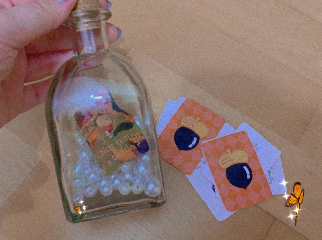 soysaratrujillo's tweet photo. La semana que viene es mi cumple y mi novio me ha organizado un juego de pistas inspirado en ACNH y al final la botella sorpresa con viaje a Tenerife incluido

Sigo en shock🥺 https://t.co/k5kE2qtvB5