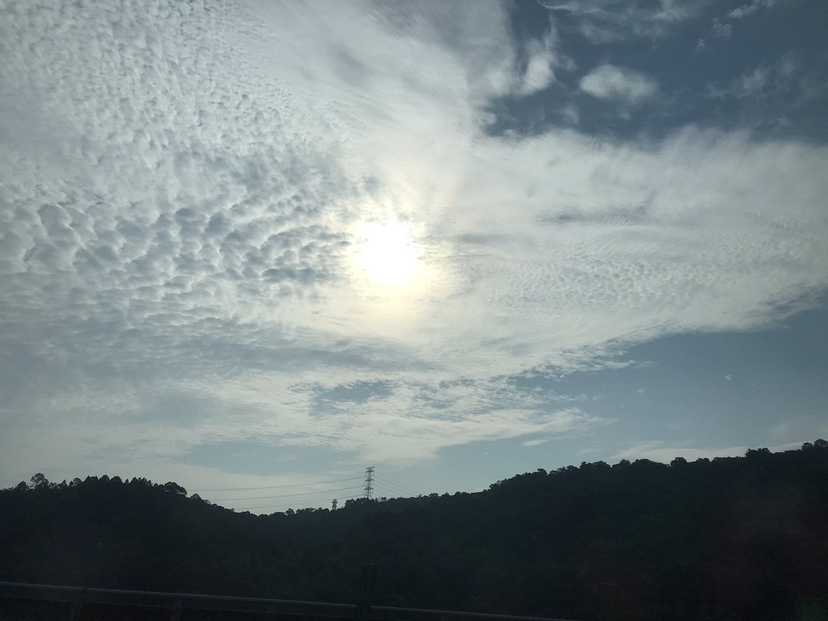 sasha498968's tweet photo. 今天去旅行,有美麗的天空,
漂亮的雲層陪伴!
#Beautifulcloud
#漂亮的雲
#旅行
#Taiwan
#新竹縣 https://t.co/6B2aRNOv4M