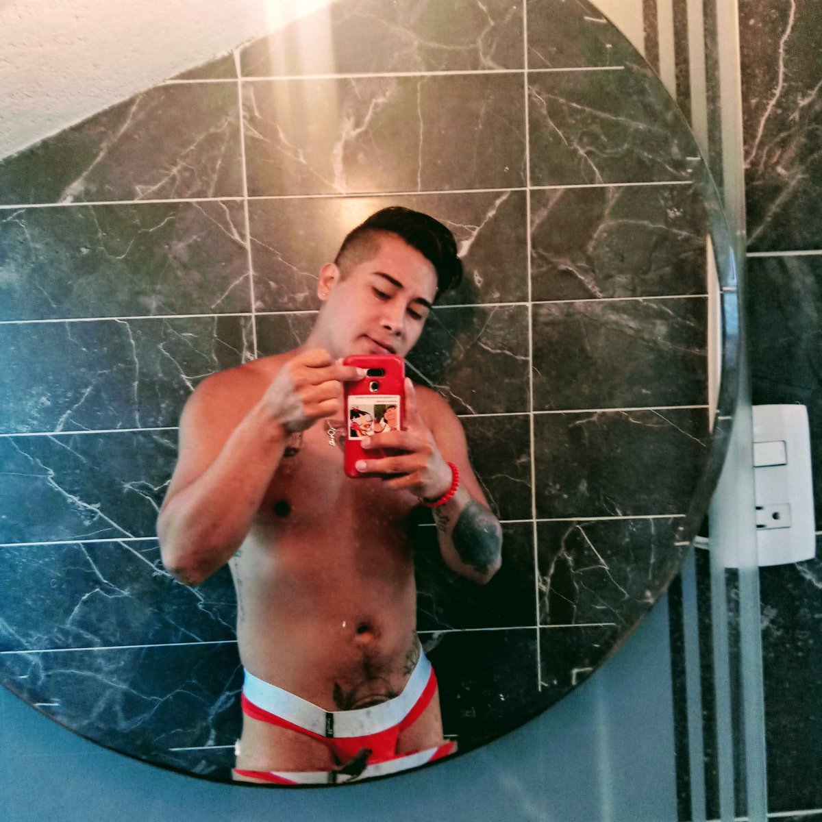 jaredrompeculos's tweet photo. :) si tu novio no te mama el culo..... #jvalbin https://t.co/3W3bBRnsXk