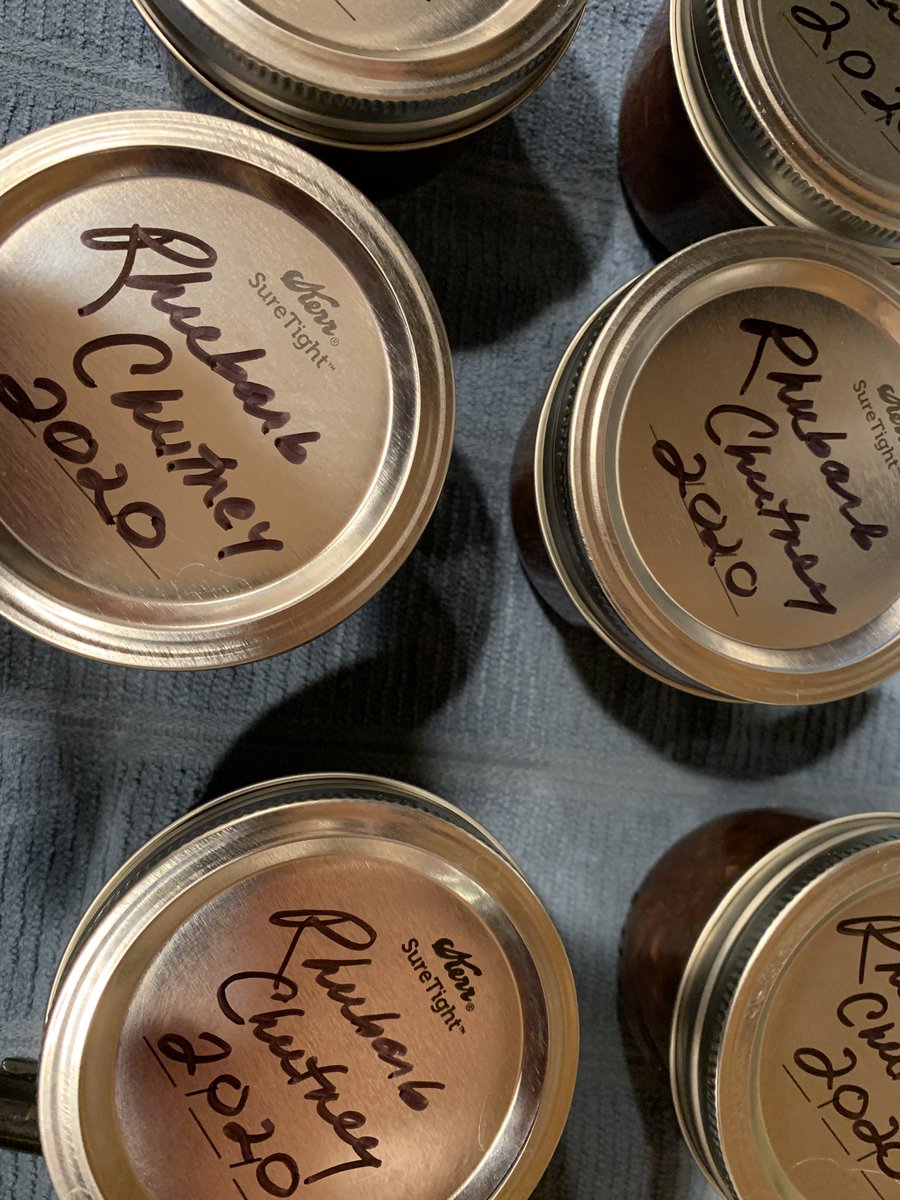 lisamurkowski's tweet image. During fall, everybody has their own traditions. In my family—it’s our annual fall hunt in the Interior and harvesting of the rhubarb. I make rhubarb crisp and batches of rhubarb chutney. What are your fall traditions?