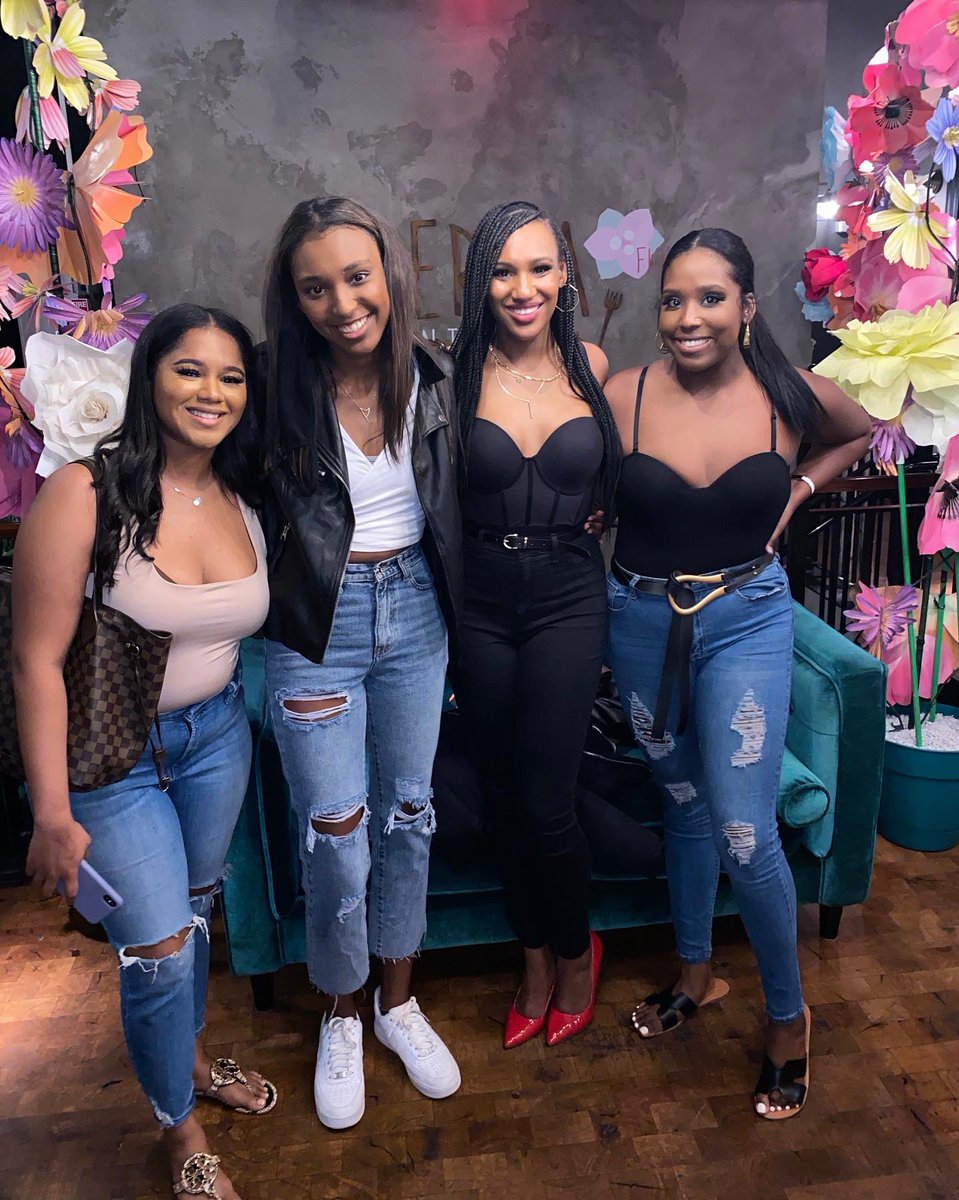 MsLoganAnderson's tweet image. I keep forgetting to post these, but ... so far, 27 feels great. instagram.com/p/CE2reL7HqW5/