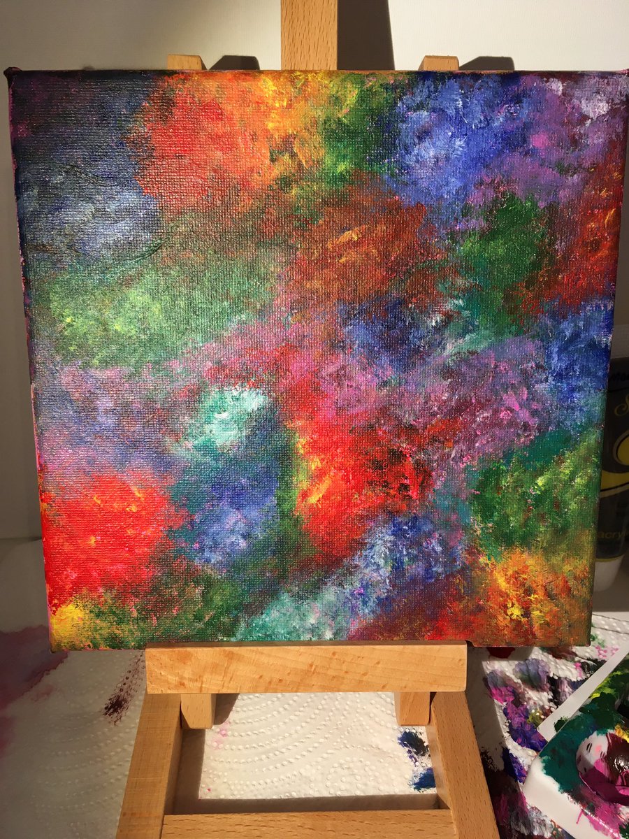 nikkidrawz_'s tweet photo. 🌈🌈🌈
Just a random little painting ⭐️ Kinda made a mess 😬
8/620 ~ old one oop 👀
USED:
@MontMarteArt ‘s Satin acrylic paints
#ArtistOnTwitter #art #artist #painting #abstractart #nikkidrawz_ https://t.co/UqIApRKF1x