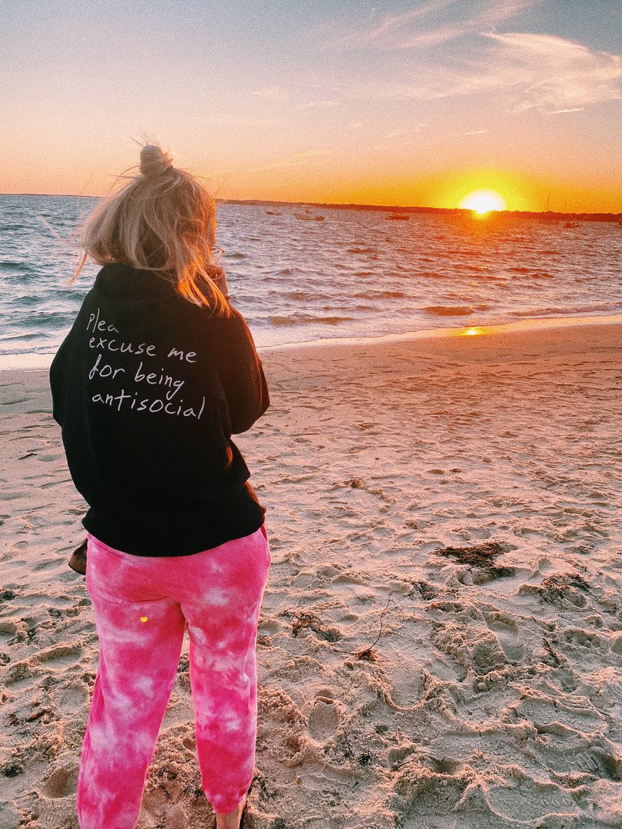 hannahgrab's tweet photo. @RoddyRicch I love u more https://t.co/bnYJ7uPMP1