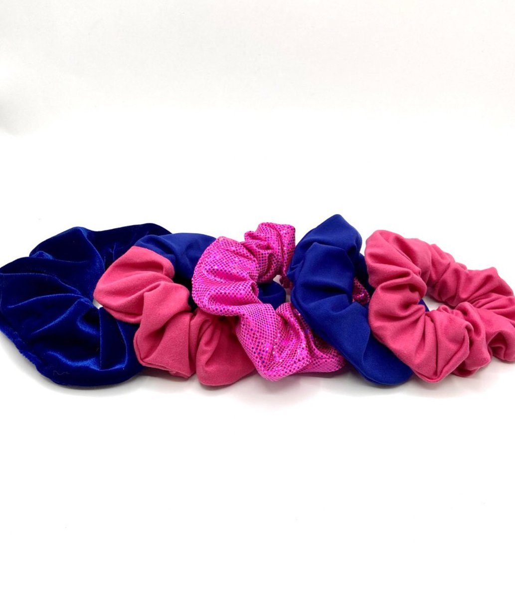 Dual giveaway ~
🖤 we’re bringing back this stellar giveaway to win a 32oz flask by <a href="/kannchy/">kannchy</a> + my handmade scrunchies!! 
💙 to enter:
-must be following both <a href="/threadsbytie/">scrunchie queen 🇵🇸</a> &amp; <a href="/kannchy/">kannchy</a>
-retweet &amp; like this post
-tag friends for bonus entries!
💓 ends September 14, good luck:)