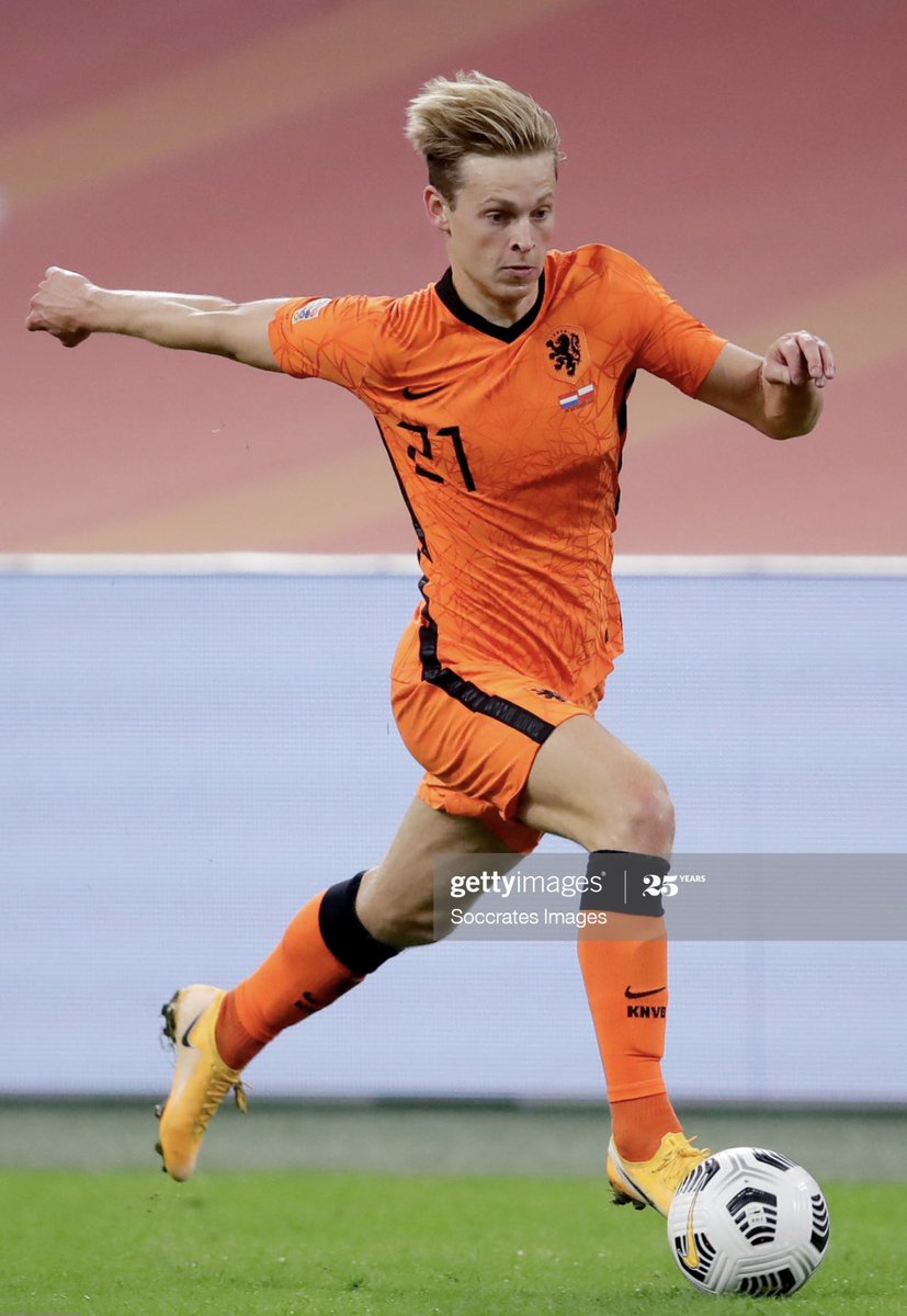0eesa11's tweet photo. de_jong 😍🍑🍑🔥🔥🔥🔥🔥 https://t.co/rwSF4VoskB