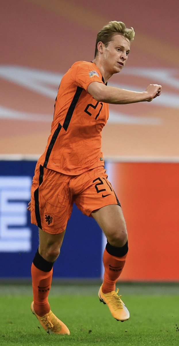 0eesa11's tweet photo. de_jong 😍🍑🍑🔥🔥🔥🔥🔥 https://t.co/rwSF4VoskB
