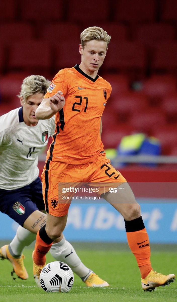0eesa11's tweet photo. de_jong 😍🍑🍑🔥🔥🔥🔥🔥 https://t.co/rwSF4VoskB