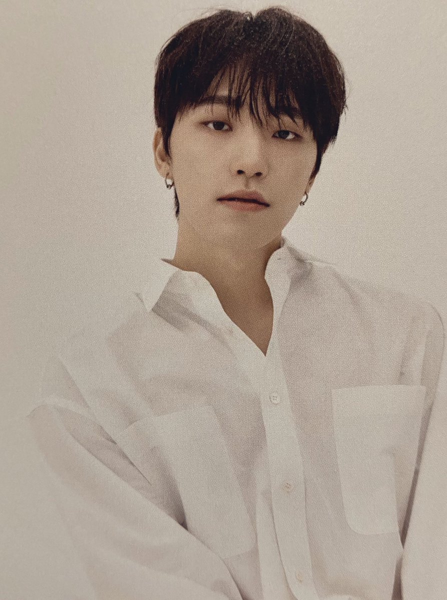 miraclechannie's tweet photo. he’s so handsome it’s so unfair ;_; how could someone look this good i https://t.co/e8UflQv7DG