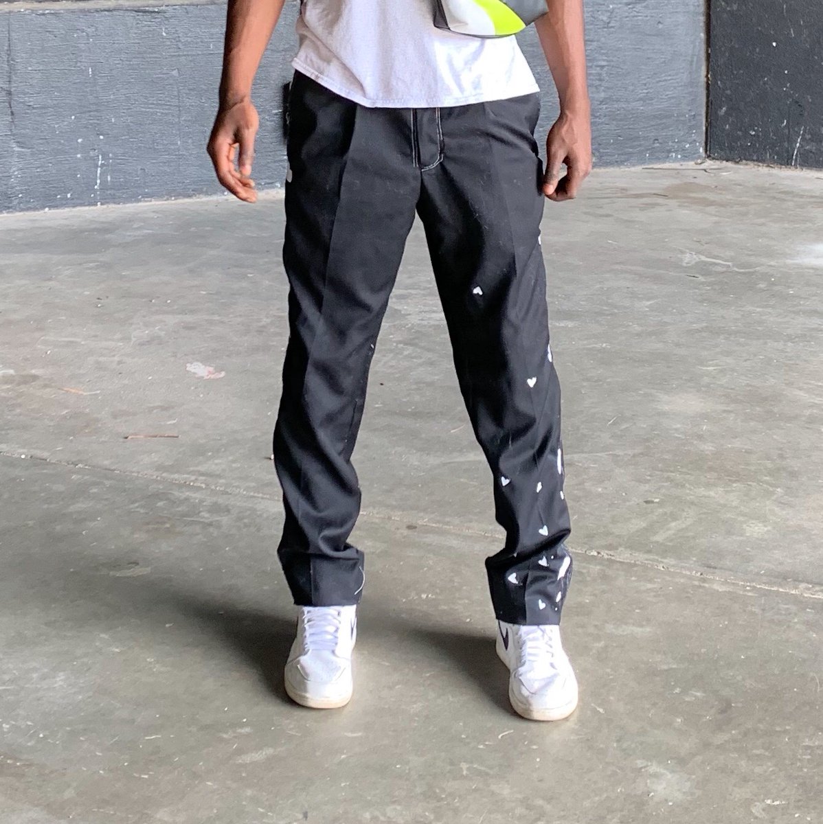 KareemKourouma's tweet photo. “Lovers only” pants

Cut/ sewn, double stitched, and embroidered https://t.co/hvzyNvojjM