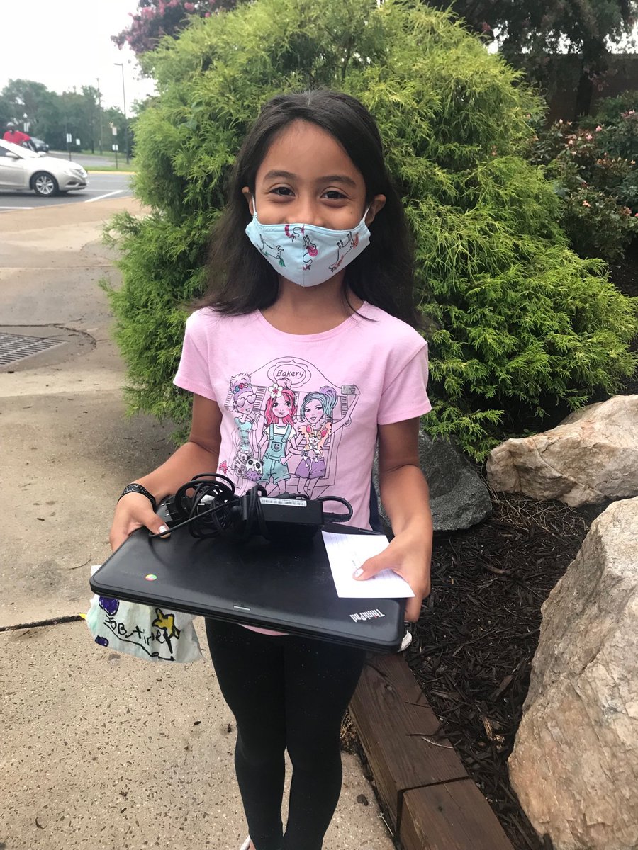 acpstech's tweet photo. In the last week, @acpsk12 handed over 5,000 devices to families. Visit the Family Helpdesk for hours of operation and other support. https://t.co/7SKm9toNQs #acpstechready #connectingourcommunity https://t.co/SyfG7hrAfs