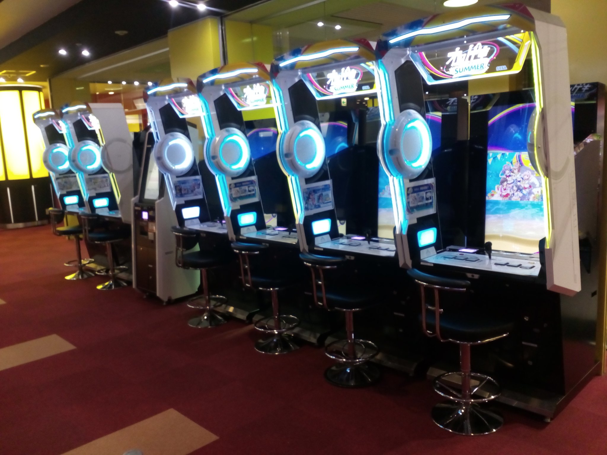 ラウンドワン京都河原町店 京都河原町店 オンゲキ が3階から4階に移動になりました 24時以降も遊んでいただけます 是非ご来店お待ちしてますっ 音ゲー 河ラ オンゲキ T Co 7ptrq2r6on Twitter