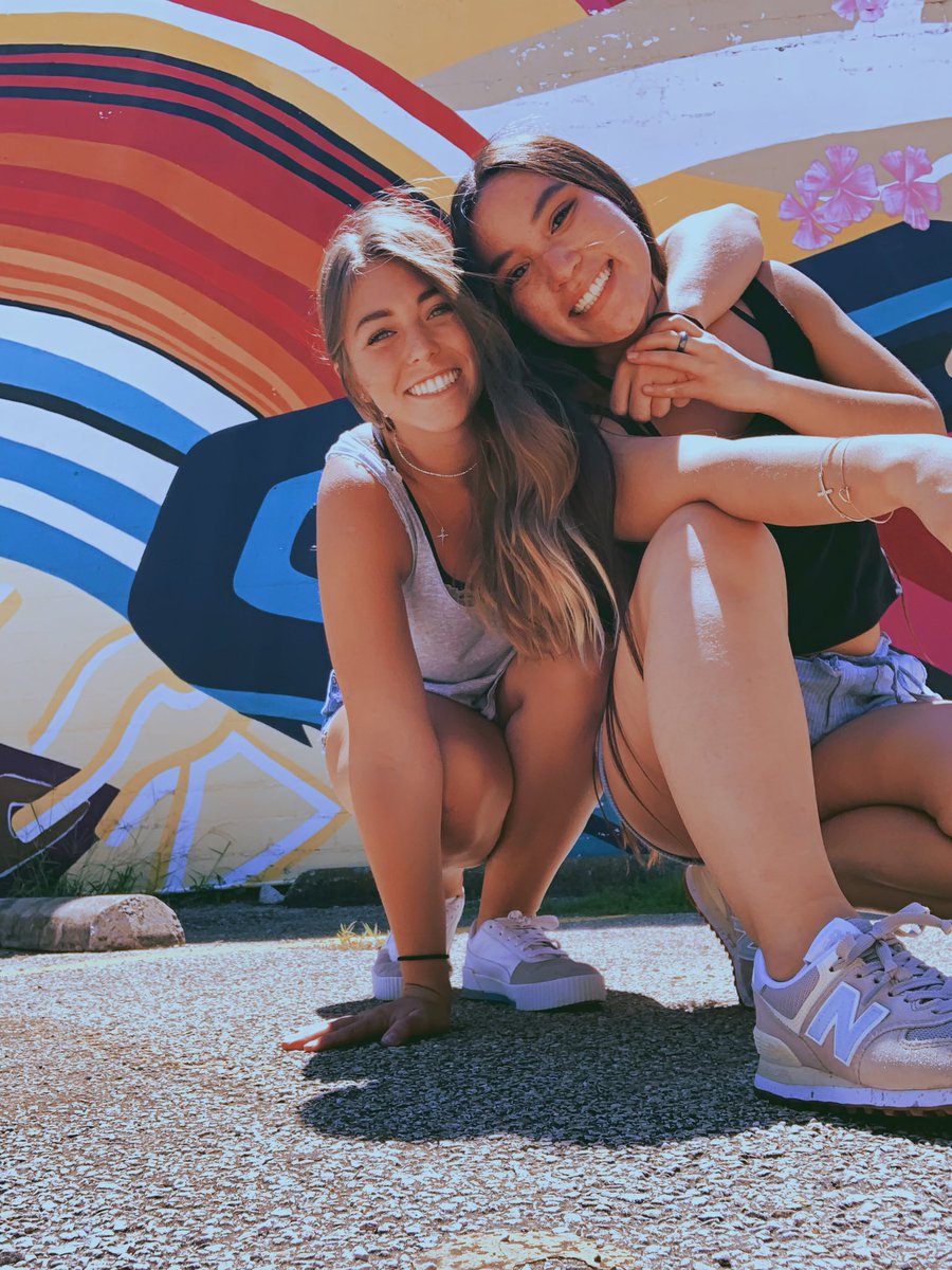 haleykutch's tweet photo. •UNT RoLL CaLL•
Name: Haley 
Major: Kinesiology 
I Loveeee Post Malone
I am in several clubs...SwimClub, PhysicalTherapy-Club &amp; EaglesThon
Zodiac: Aquarius ♒️ 
So far 2020 stinks but life is always an adventure 
insta: haleyykutch to be friends or here too https://t.co/gEeJ51wEjw