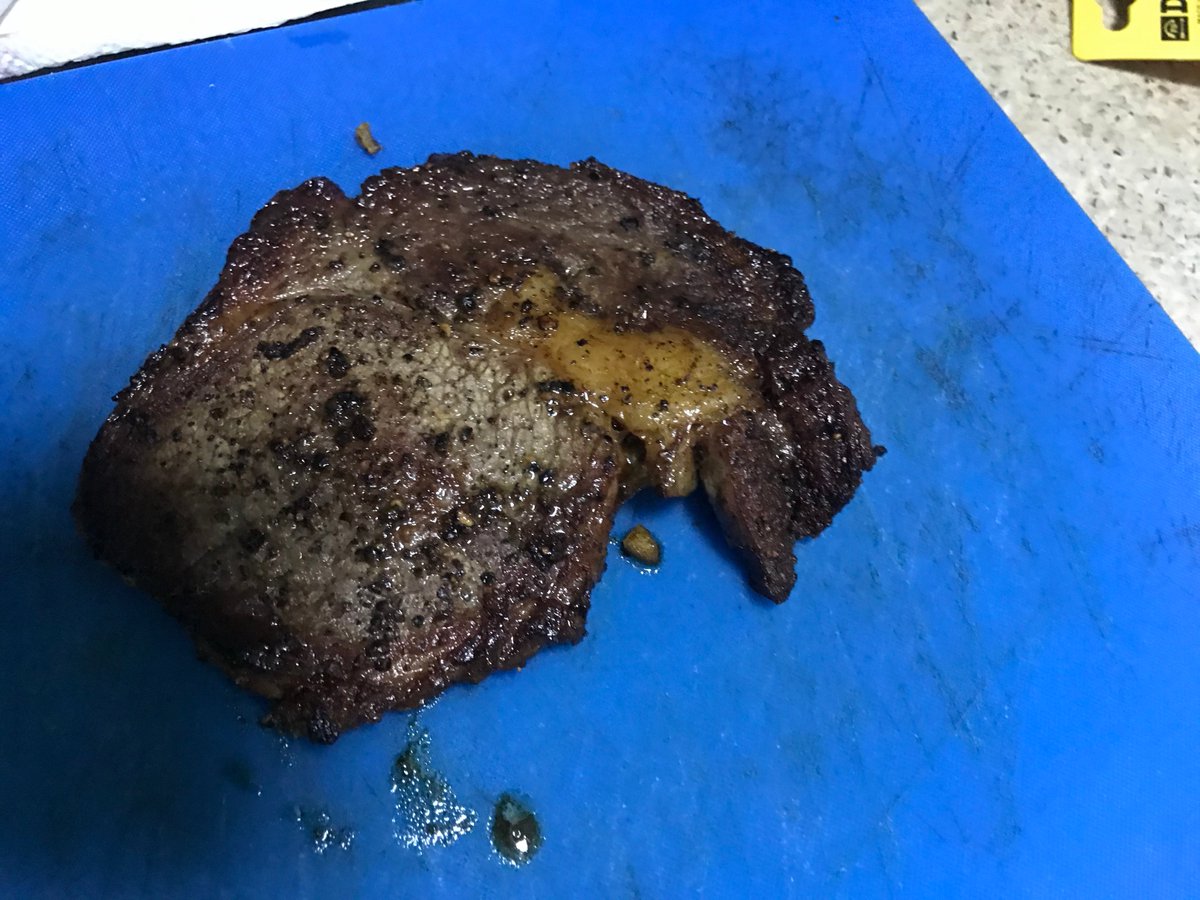 It looked like all the other steaks I cook.Unfortunately, I live in a household that likes there steak cooked well done (like many Chinese people). I did not tell my family that this was the SFF steak, and their feedback was interesting.