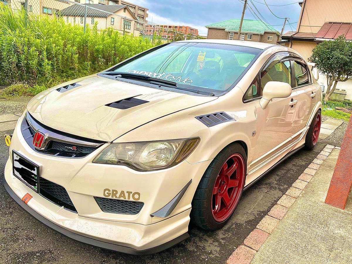 fd2tomo's tweet photo. 『固定用』
こんなcivic FD2 typeRに乗っています😊
前は走っていましたが、今はゆっくりゆっくり走ってます笑っ
#私の弄り方好きな人RT
#Honda
#Civic #FD2 #TE37rt https://t.co/rbcnJ0h51j