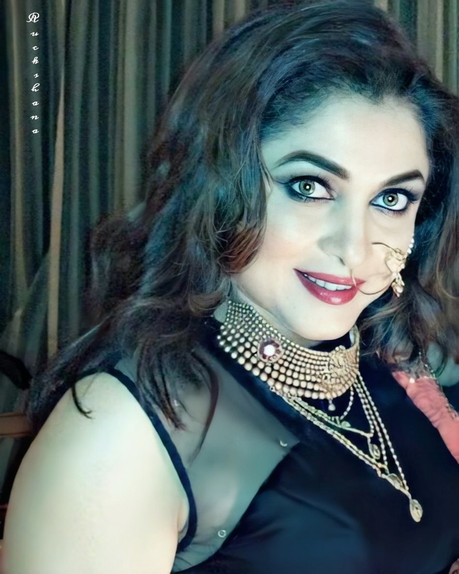 Ruckshana_Rk's tweet image. 𝐌𝐢𝐧𝐞_______❤
𝐐𝐮𝐞𝐞𝐧 𝐑𝐚𝐦𝐲𝐚 𝐤𝐫𝐢𝐬𝐡𝐧𝐚 𝐠𝐚𝐫𝐮 💓 #ℒℴ𝓋ℯ𝒲𝒾𝓉𝒽ℴ𝓊𝓉ℒ𝒾𝓂𝒾𝓉𝓈 😌💖 #𝒮𝒾𝓋𝒶ℊ𝒶𝓂𝒾 #ℛ𝒶𝓂𝓎𝒶𝓀𝓇𝒾𝓈𝒽𝓃𝒶𝓃 #ℰ𝓋ℯ𝓇ℊ𝓇ℯℯ𝓃 #𝒷ℯ𝒶𝓊𝓉𝓎 𝐌𝐫𝐬 𝐩𝐞𝐫𝐟𝐞𝐜𝐭 @meramyakrishnan mam ❤😘