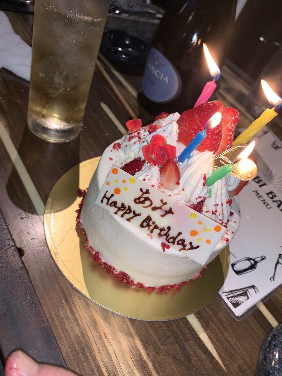 isbszulsami98's tweet photo. 今更感💩
愛してんでみんな315👾👾
今年はヘラヘラ三銃士やった https://t.co/i9rOzyByBp