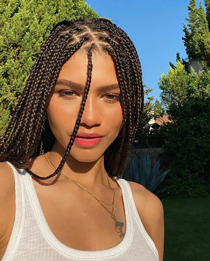 meIiogrl's tweet photo. girls don't need a boyfriend, girls need zendaya https://t.co/N4uolaxF5L