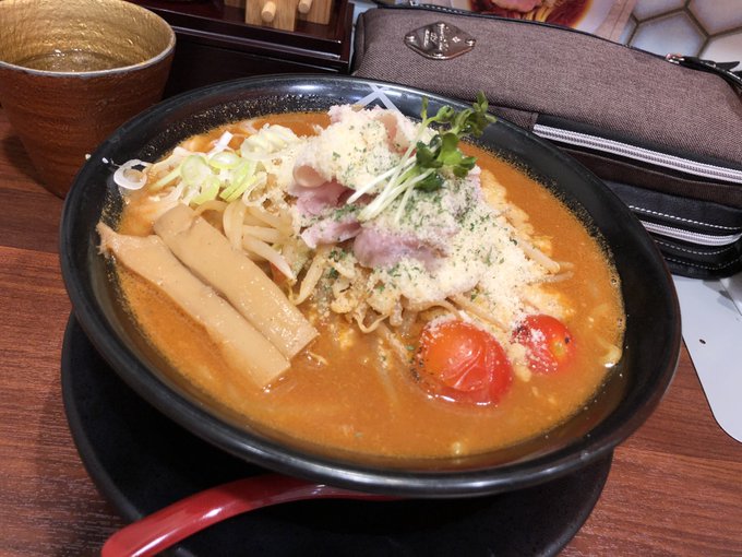 蔵味噌ラーメン 晴っぴ 海老名 とまと味噌ラーメン 岸江 佑 7th Sense のイラスト