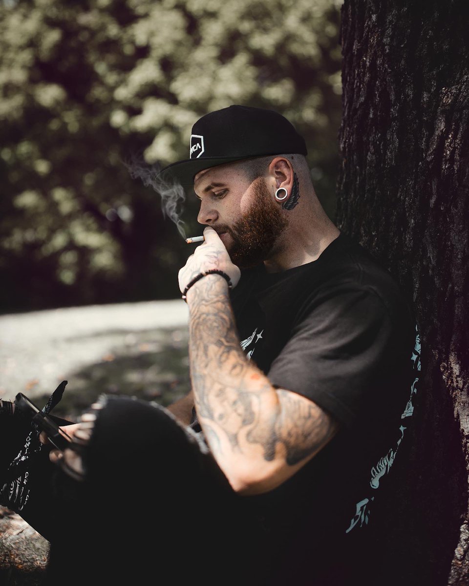 offjayp's tweet image. it’s only Labor Day and these eerie tones already coming in.