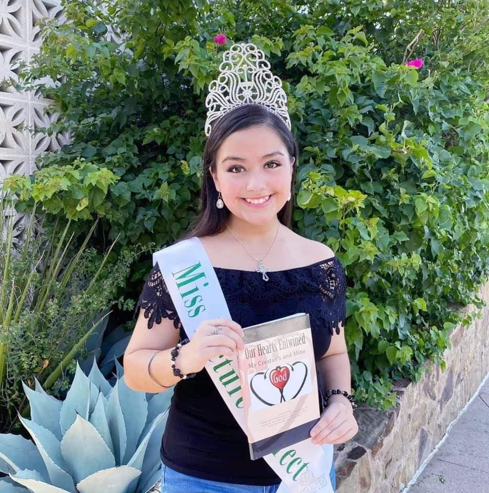 2020Psja's tweet photo. Our JV cheerleader Miss Chloe would like to wish everyone lotβs of luck on their first day of virtual school! #missdecember #wolverinecheer #PSJAStrongerTogether https://t.co/uIv75Dk02I