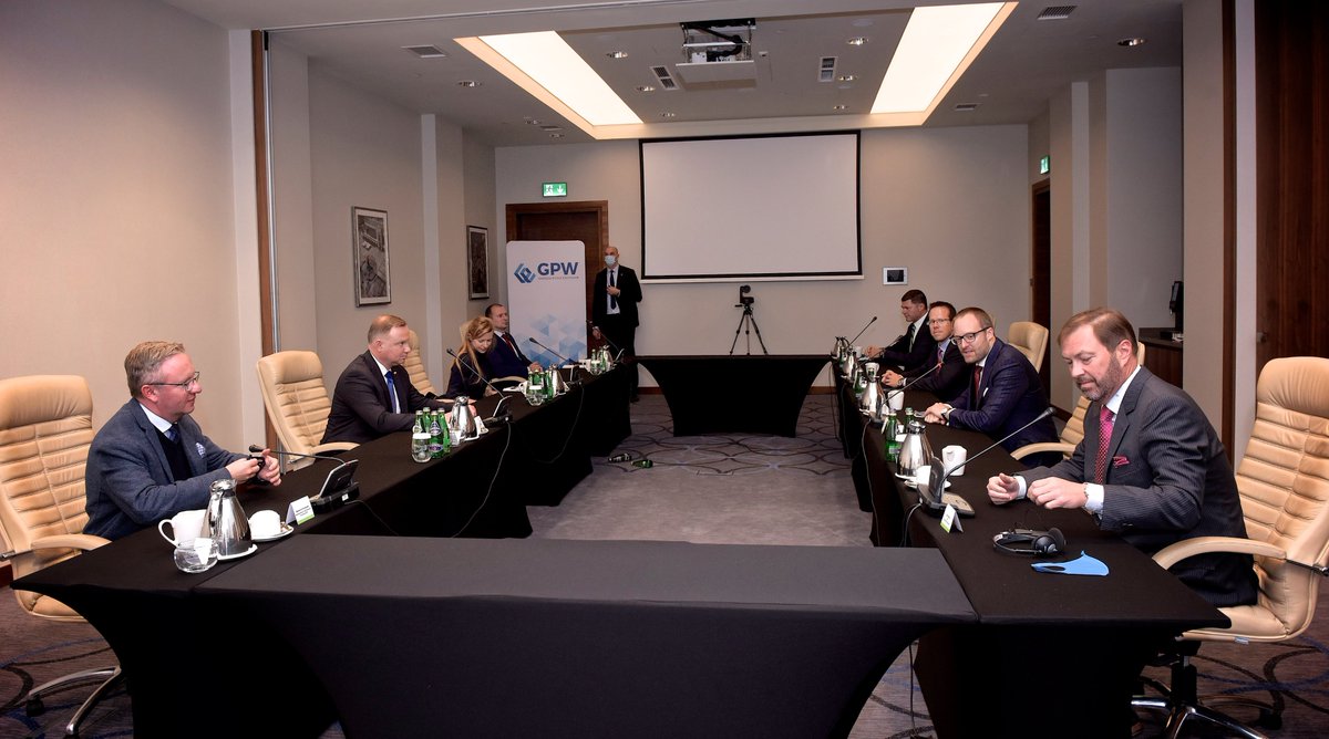 GPW_WSExchange's tweet photo. The #ThreeSeasStockExchanges Conference hosted by the @GPW_WSExchange with @BVB_Ro @prazskaburza @LJStockExchange @bud_exchange #BCPB took place in Kraków on 7 September 2020.
President of the Republic of Poland @prezydentpl @AndrzejDuda was the honorary patron of the event. https://t.co/HJEIJIYzXu